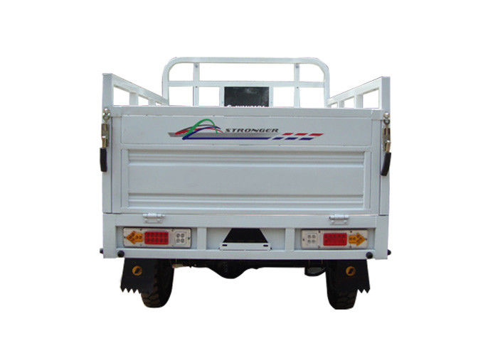 Light Loader China Three Wheeler Tricycle With Cargo Box 1.7*1.25m White