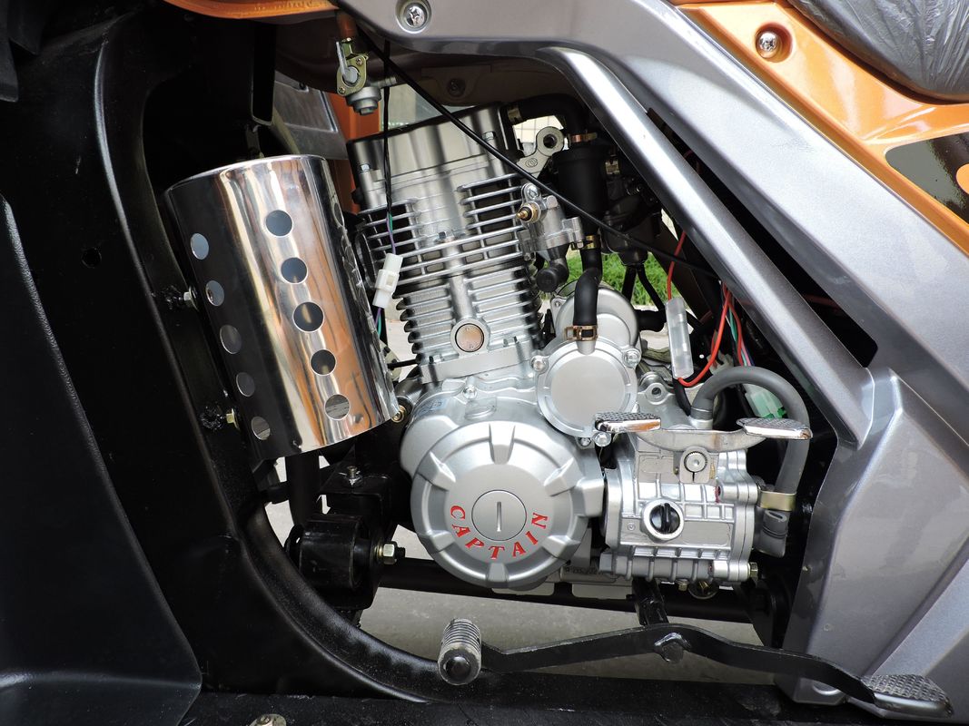 Shaft Drive 3 Wheel Cargo Motor Tricycle Open Body Type 1700 * 1250mm High Loading Capacity